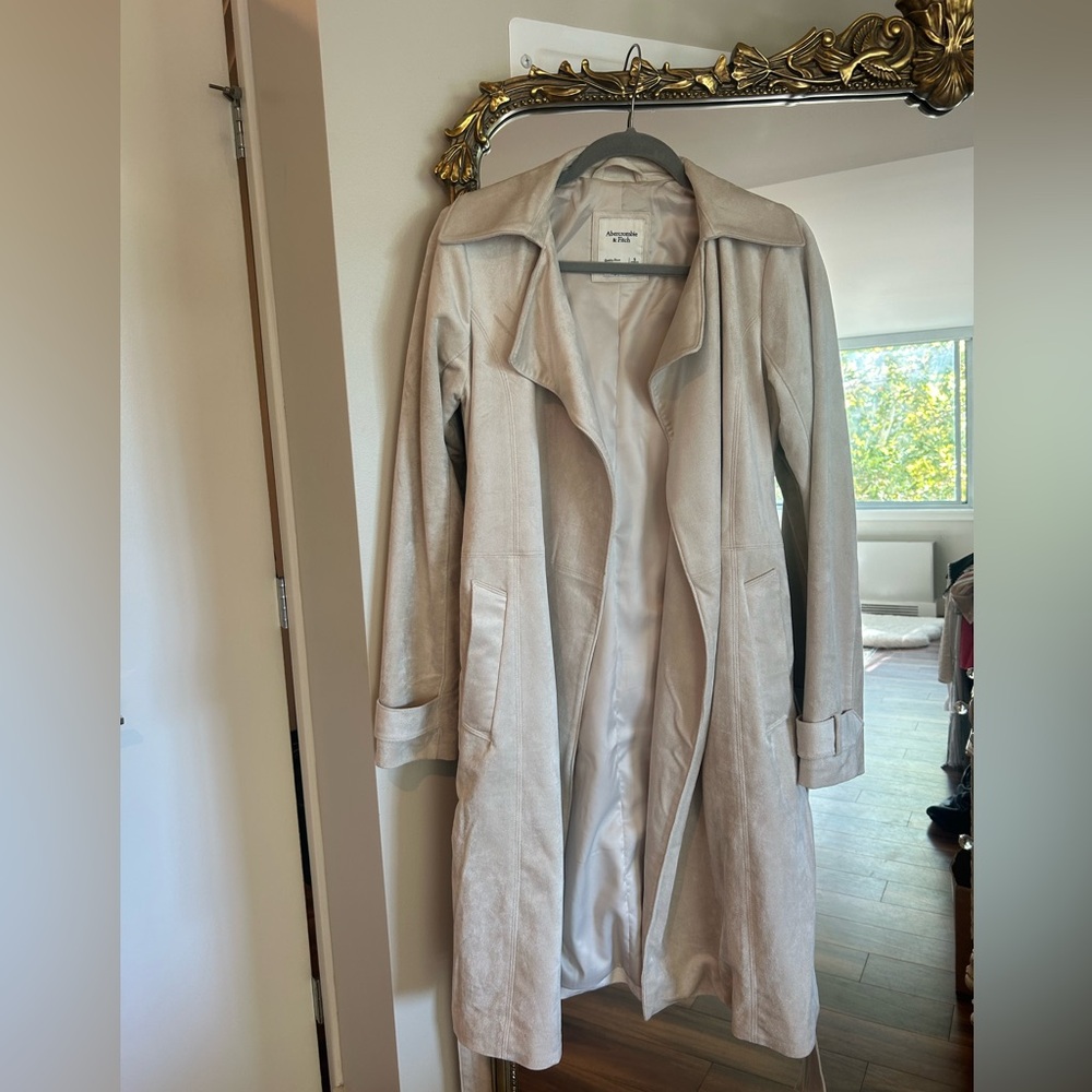Abercrombie vegan suede jacket. Never worn. Size small.